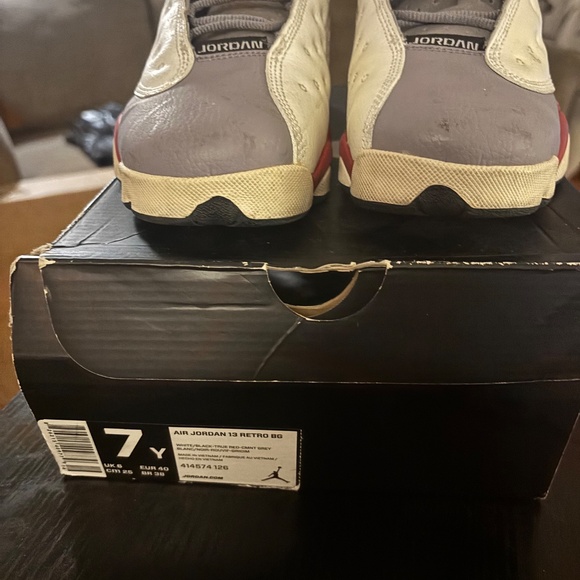 AIR JORDAN 13 RETRO - Size 7 GS, Red /grey/white - Picture 4 of 6